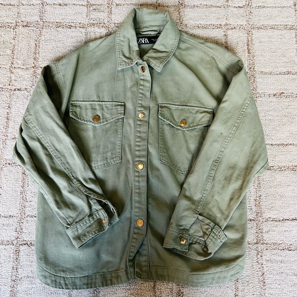 Women’s Zara green button down top/jacket